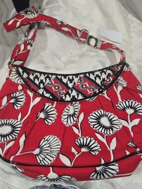 Vera Bradley Retired Red Daisy Floral Crossbody Bag - Women's Shoulder Purse